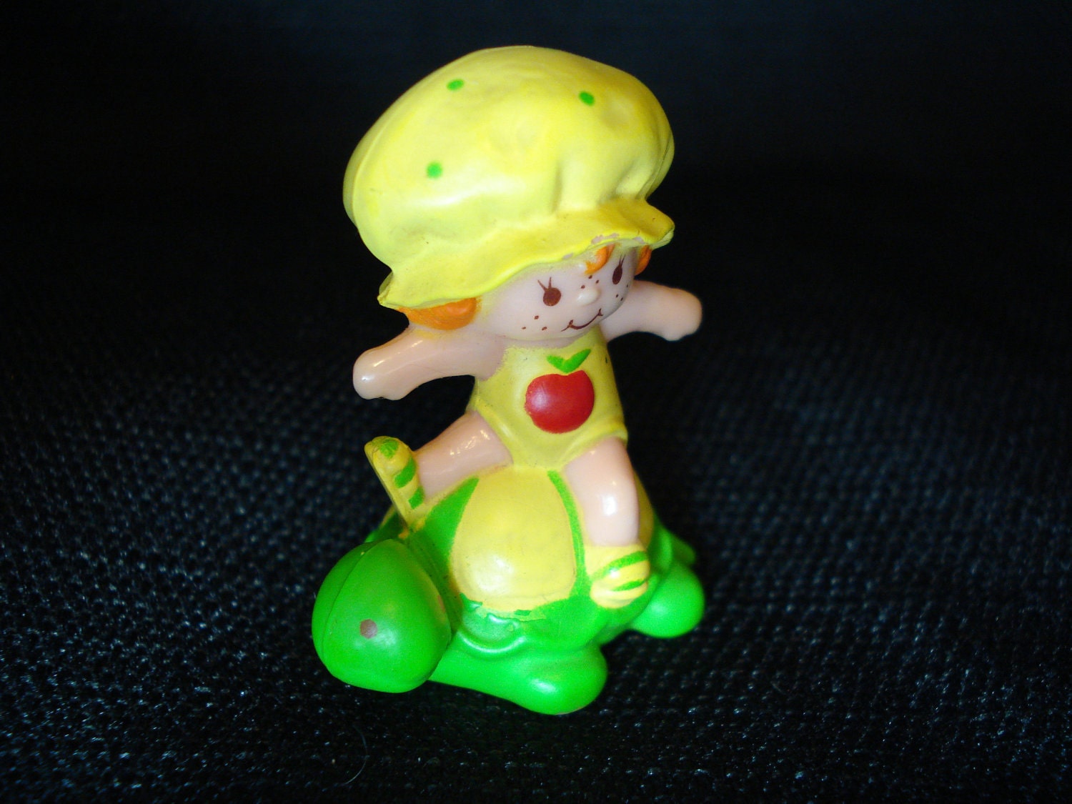 Strawberry Shortcake Friend - Apple Dumplin Figurine with Tea Time Turtle - c1981