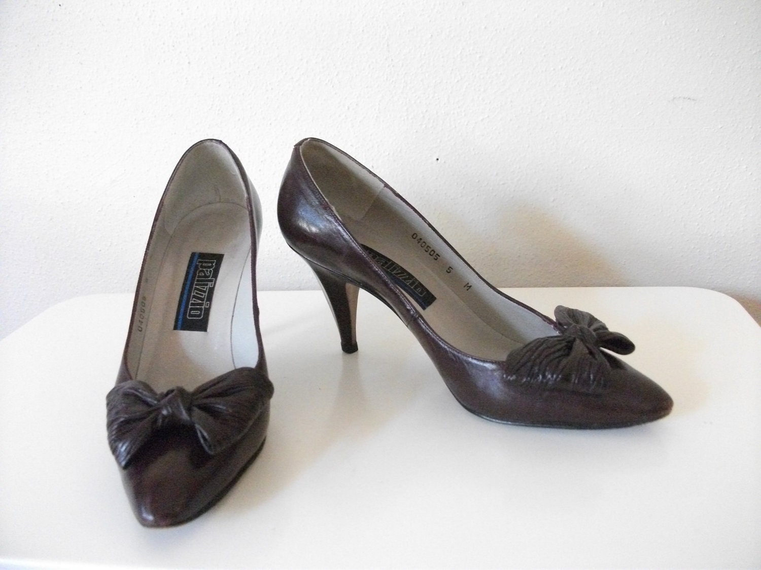 Burgundy Leather 80s Bow Pumps, Size 5