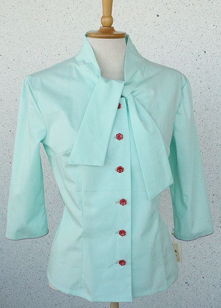 Lydia - blouse, mint green with flower buttons, sleeve detail, size US 10