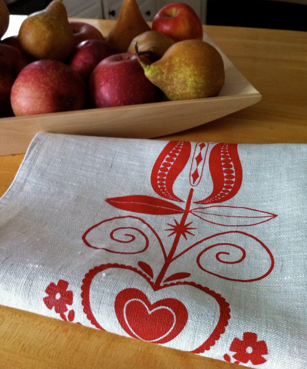 Dutch Heart - linen tea towel (cherry on natural)