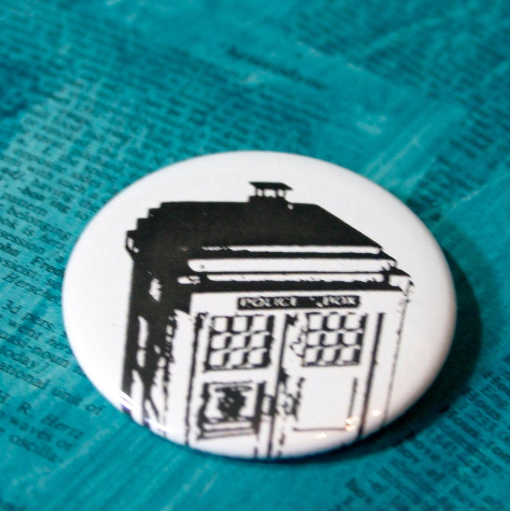 Tardis image Dr Who Themed White Pinback button