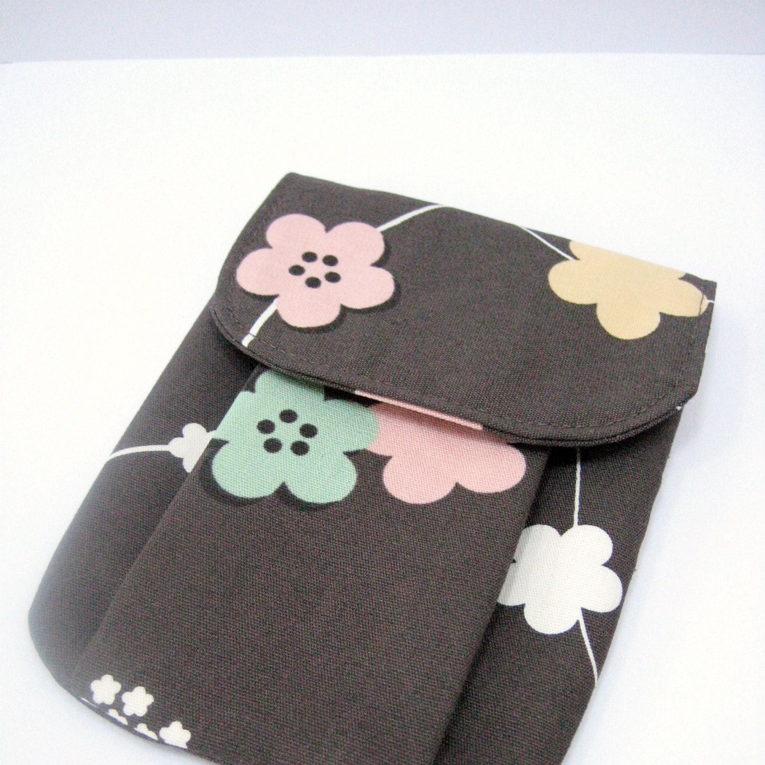 Digital camera case, iPhone 4 case, umber medium taupe Blackberry HTC pouch cover case, Smartphone, handmade cell phone pouch