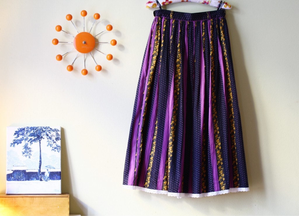 Vintage Folk Skirt / Full Skirt / Lilac and Goldenrod / S