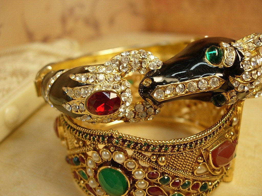 Vintage Jeweled Horse head bracelet loaded with stones