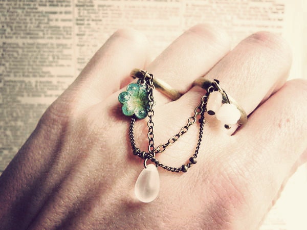 Shabby chic double ring ( snow white, verdigris, multi strands, multi chains, flower, brass, drops, chain, love ) 39