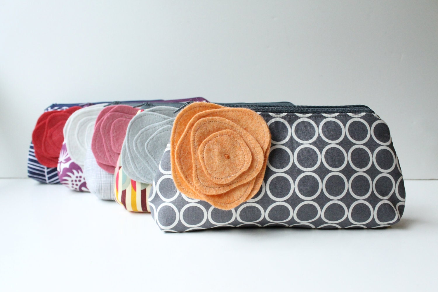 Custom Clutch Set of 6 - Bridesmaid Gifts - with Poppy Flower Brooch. Choose colors and prints