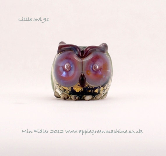Little glass owl bead 91