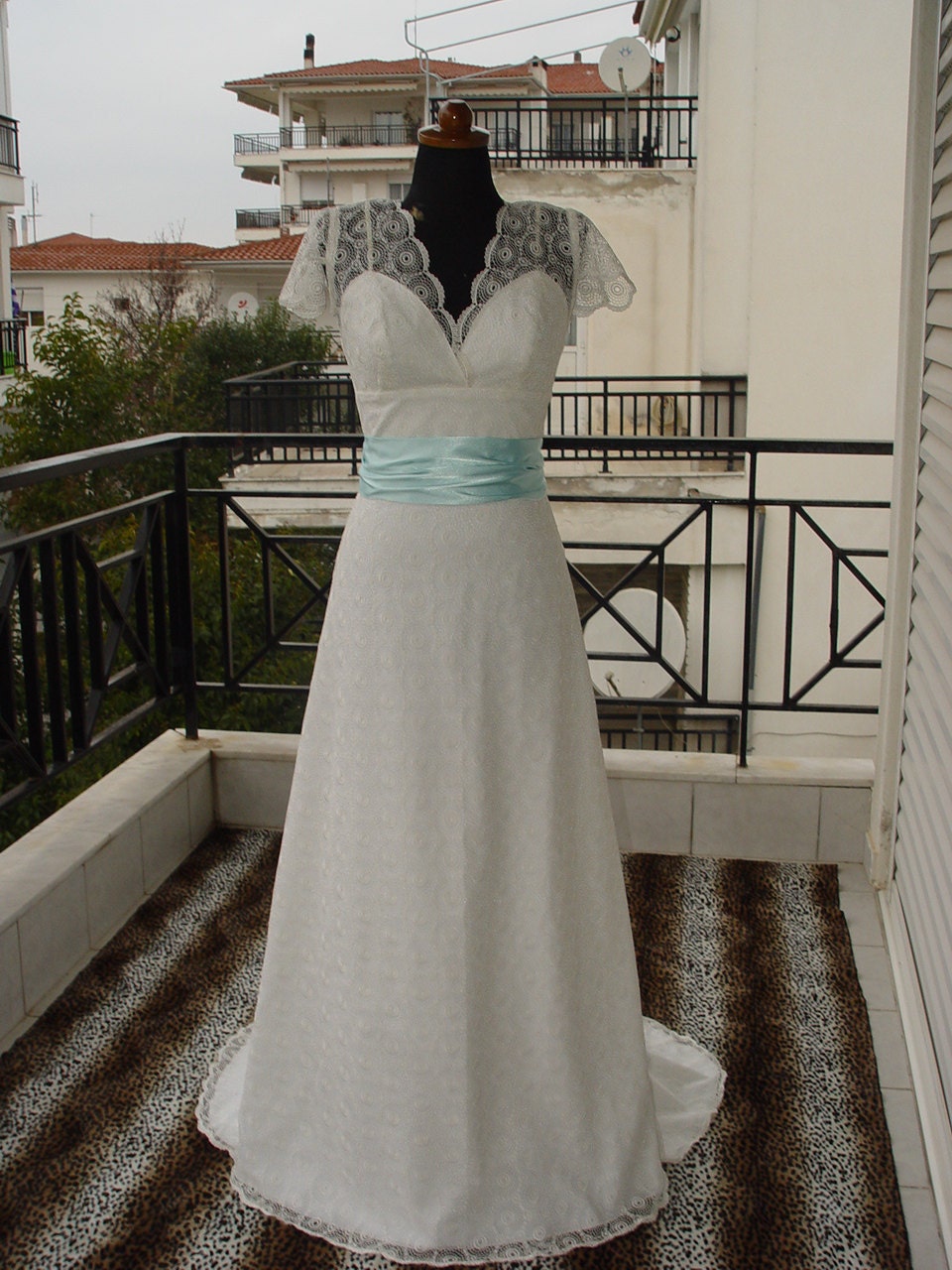 Vintage Inspired Guipure Lace Wedding Dress