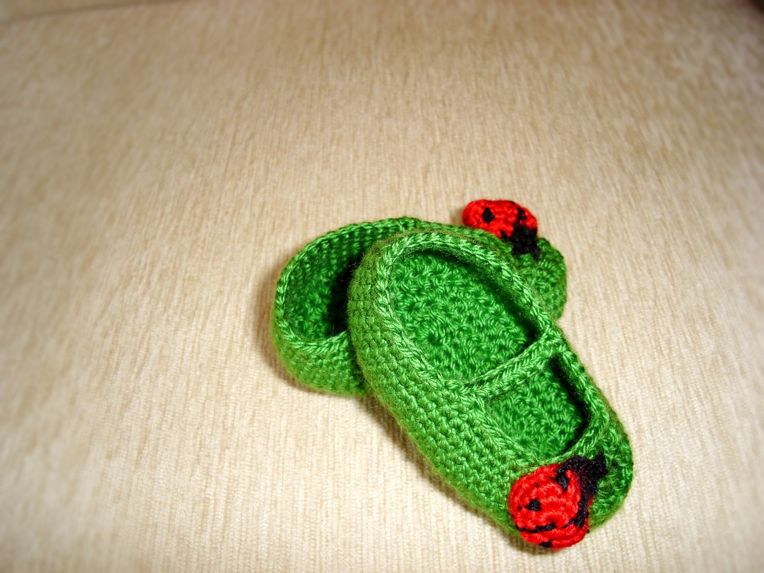 Baby girl bootiesshoesgreen crochet baby shoes 26 by vyldanstyl