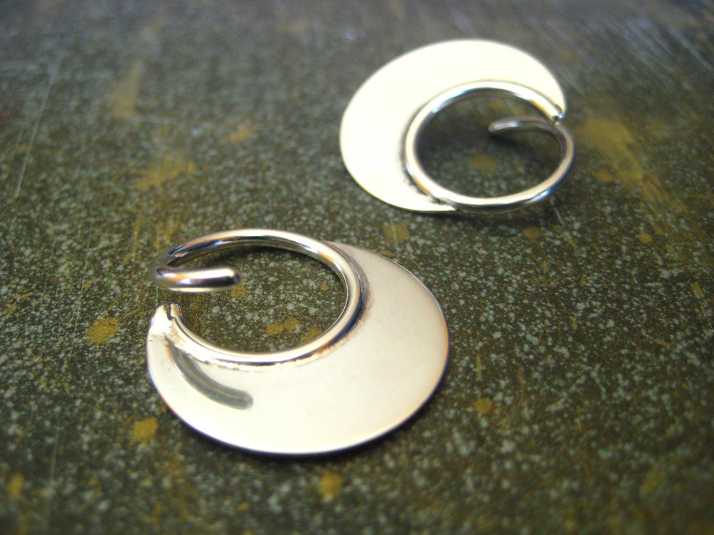 14g medium silver blade hoop earrings