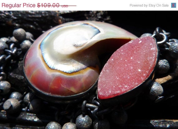 ON SALE druzy shell bracelet Brazilian jewelry by BeijoFlor ON SALE druzy shell bracelet Brazilian jewelry by BeijoFlor