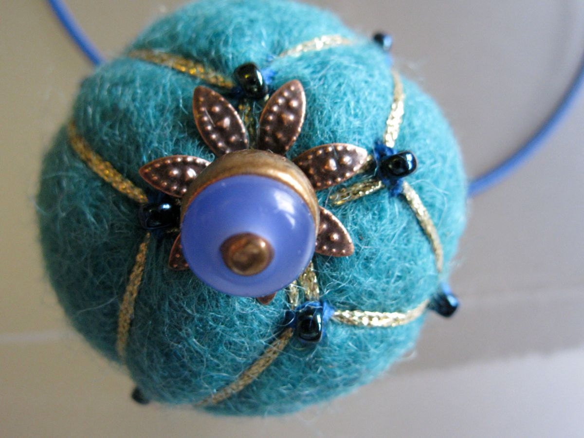 Embroidered turquoise wool pendant necklace with beads and embroidery