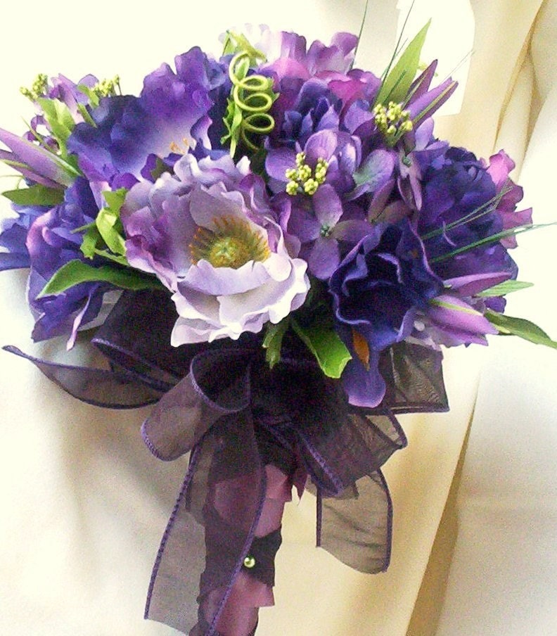 purple and silver wedding flowers ideas