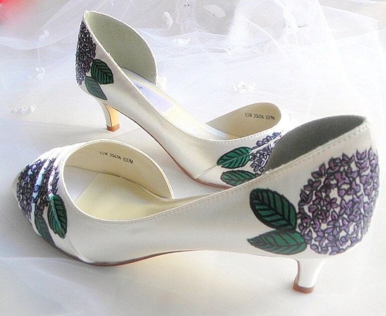 Wedding Shoes painted Hydrangea ivory and purple medium heel From norakaren