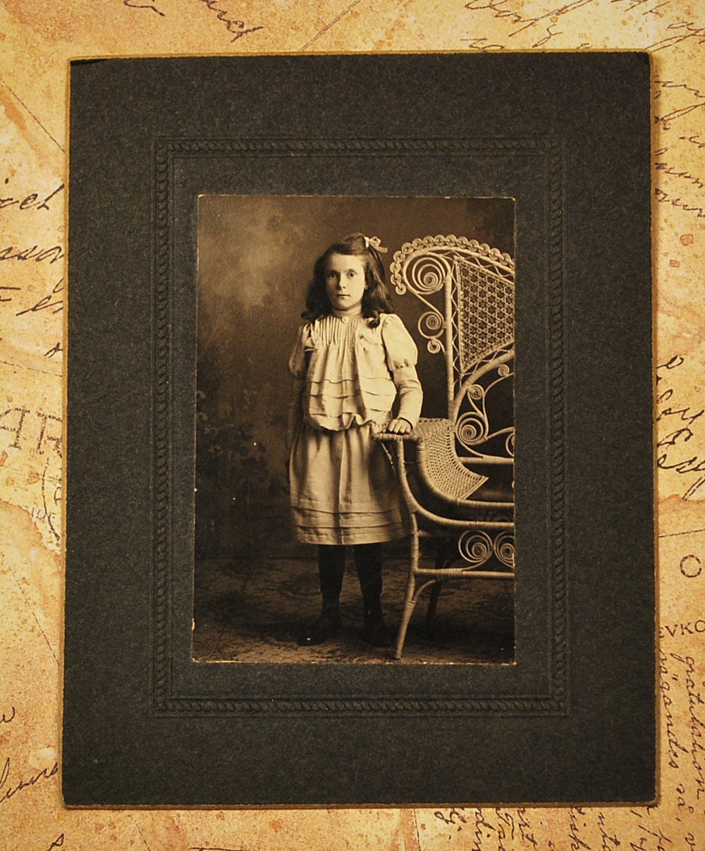 little girl chair の掲示板投稿写真＆画像