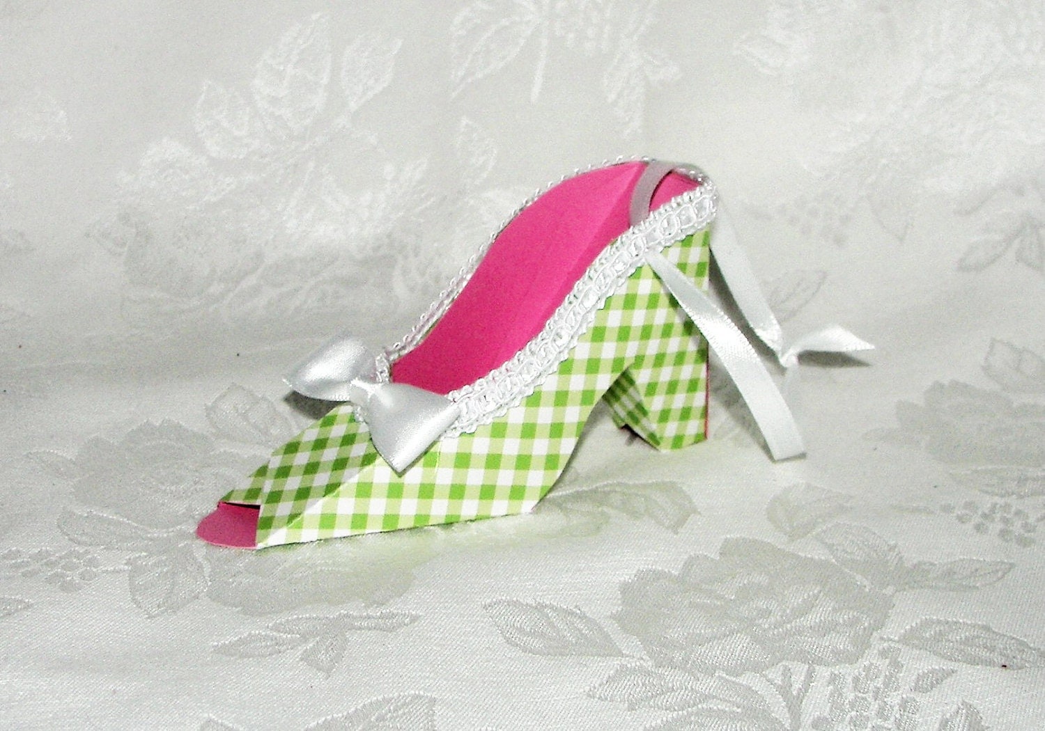 Paper Shoe favor