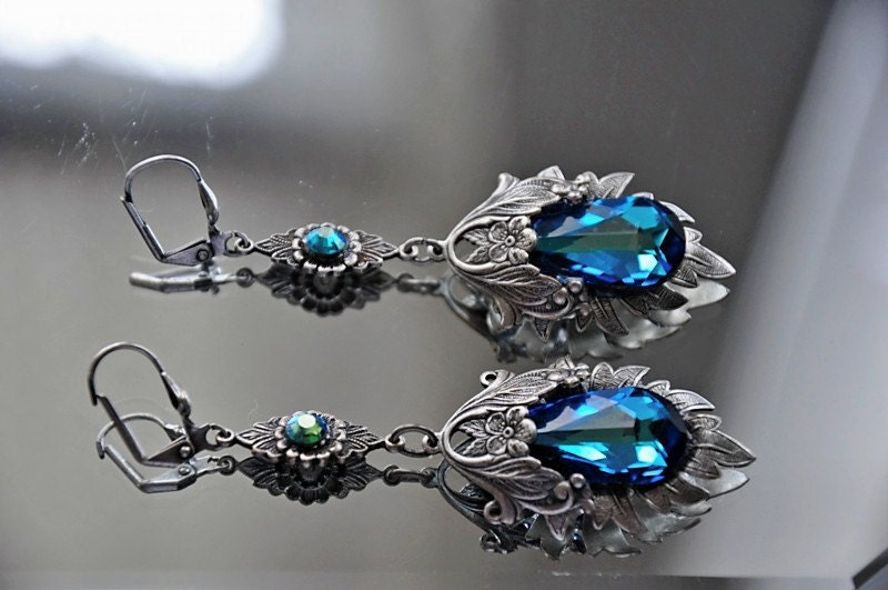 50 themed wedding reception DIVINITY swarovski crystal BERMUDA BLUE vintage