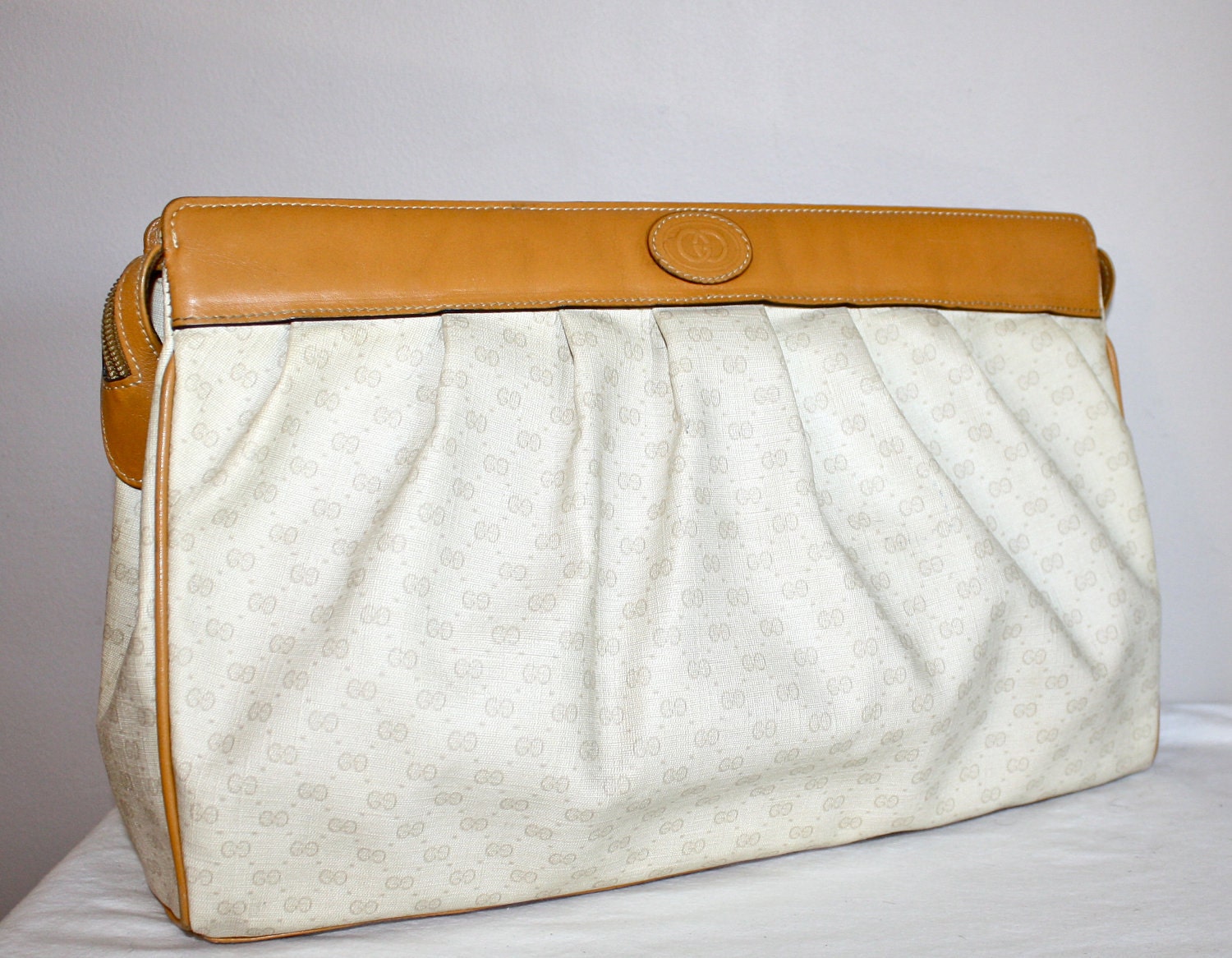 gucci white clutch bag