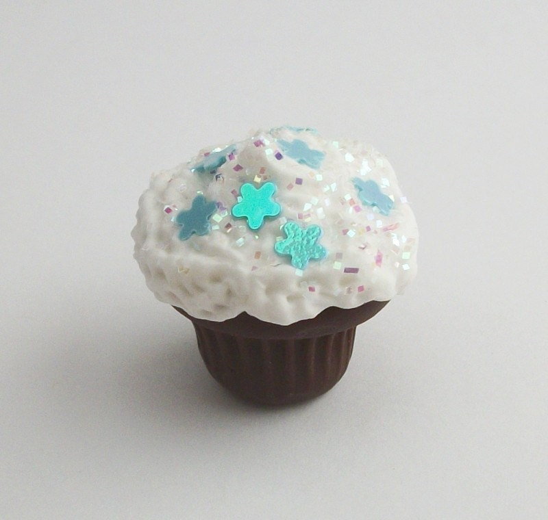  Pearl Glitter This is the perfect cupcake for your fashion doll Pullip 
