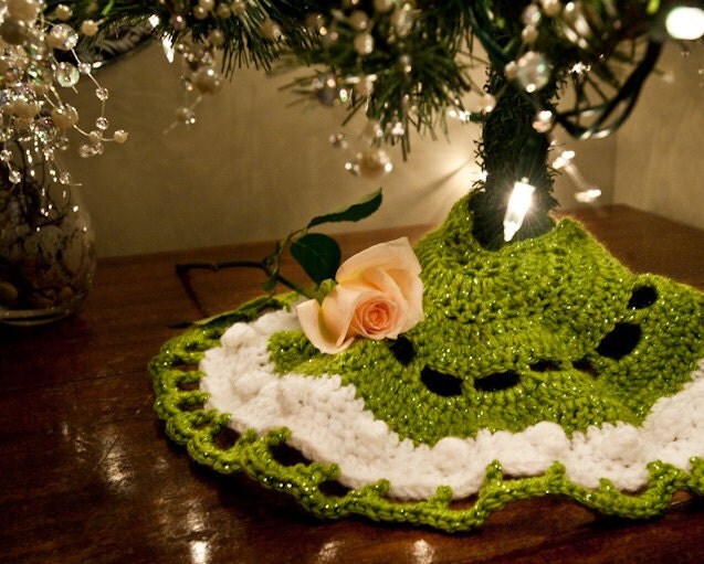 Crochet Christmas Tree Skirt | FaveCrafts.com