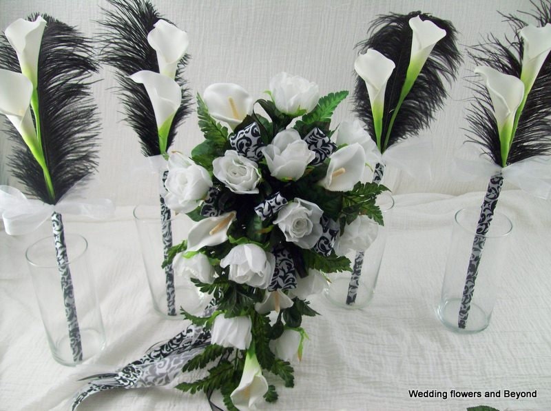12 PieCe SiLK FLoWeR WeDDiNG PaCKaGe CaLLa LiLY DeW DRoP RoSes WiTH FeaTHeRS