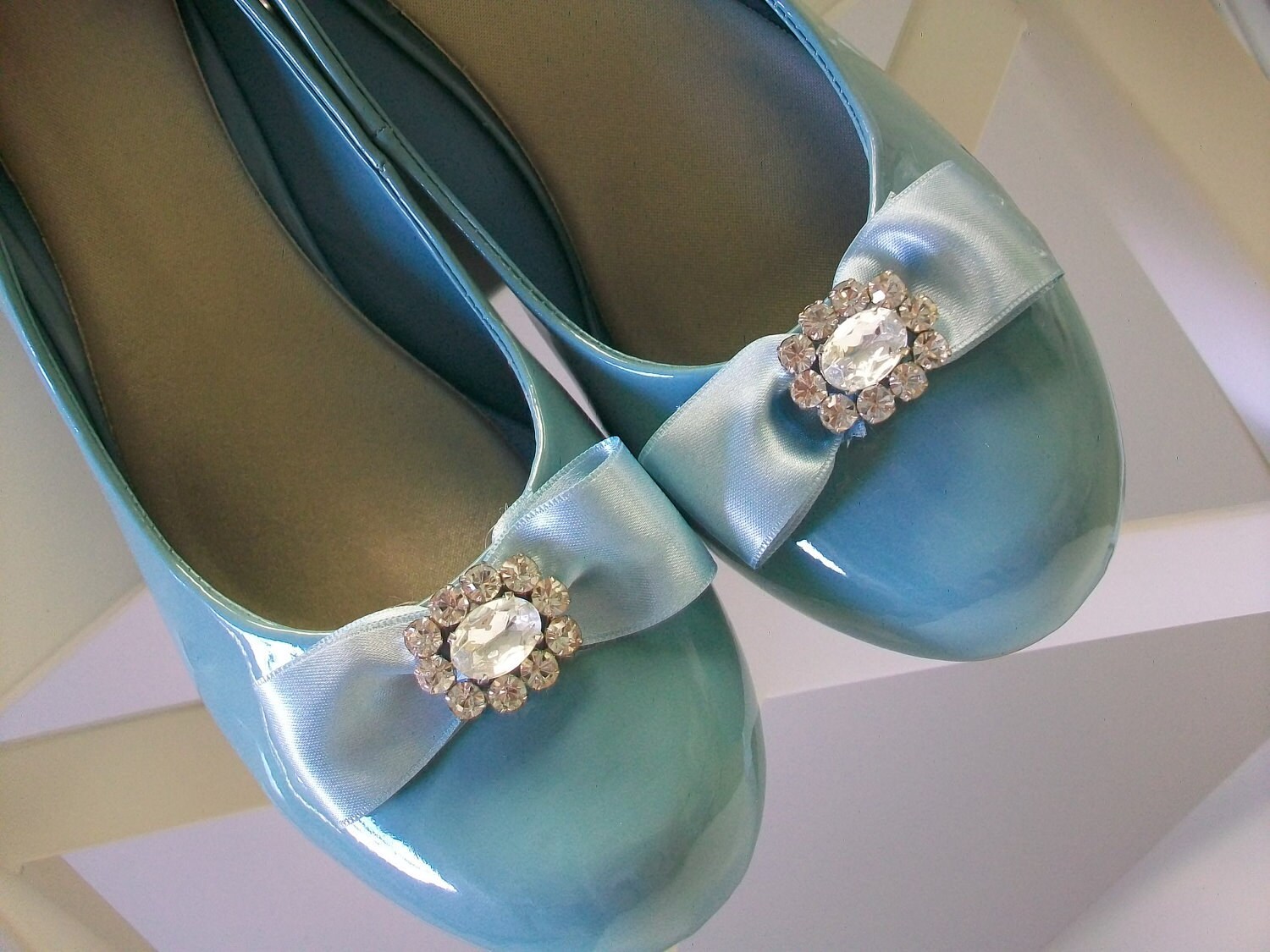 robin egg blue heels