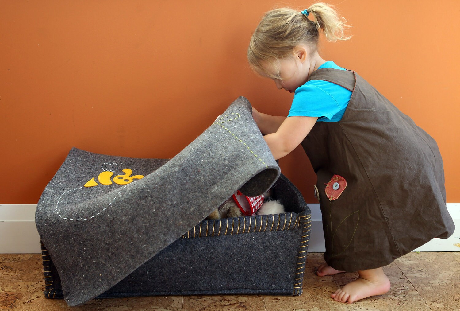 busy bee toy box