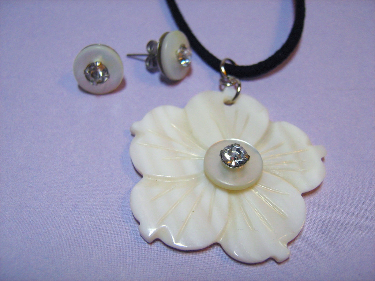 Necklace and Earring Set: White Hibiscus Shell Pendant Embellished with Vintage Button Paired with Vintage Button Stud Earrings for Women Necklace and Earring Set: White Hibiscus Shell Pendant Embellished with Vintage Button Paired with Vintage Button Stud Earrings for Women