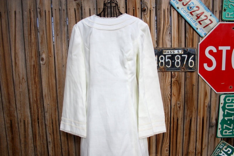 60s 1960s bell sleeve hippie cream wedding bridal dress lace detail 