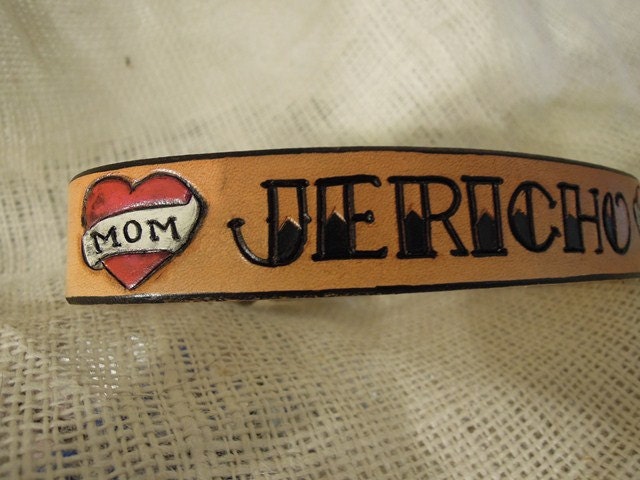 Mom Tattoo Heart Dog Collar with Tatto Font From Geralyn