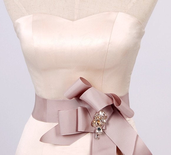 Custom make Vintage Vera Wang Inspried Strapless Sweetheart Wedding Dress