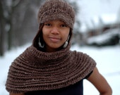 Cap and Caplet in Brown with flecks of creame