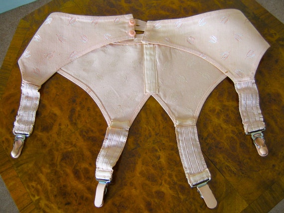 1940s garter belt or suspender belt for stockings - NOS - never worn - beautiful