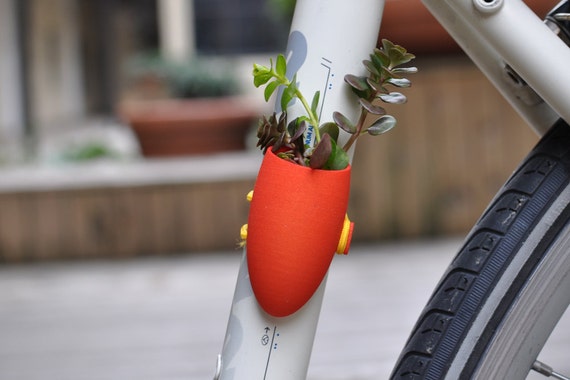 Red Planter for your Bike: A Wearable Planter