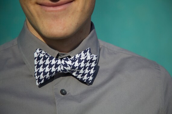 S A L E - Navy and White Houndstooth Men's Bow Tie- 50% OFF