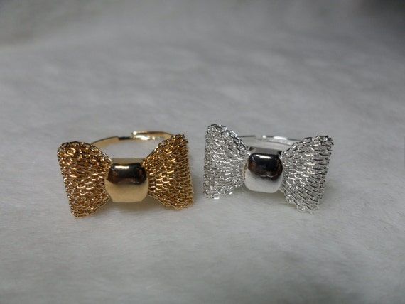 New Hot 2PCS Silver And Golden Tone Metal Cute Bowknot Bow Ring -- Friendship Love Retro Finger Rings