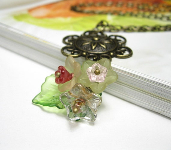 Floral Leaf Cluster Woodland Nature Necklace by jewelrybyNaLa