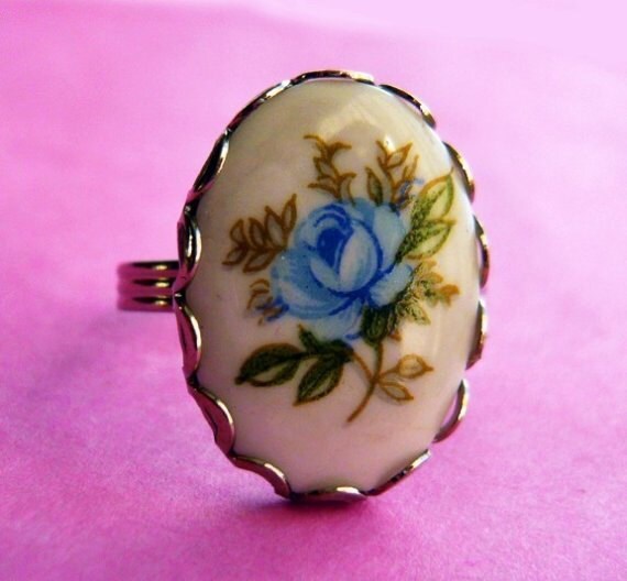 Vintage Blue Rose Cameo Ring by MaruMaru on Etsy