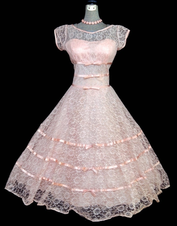 Vintage 50s Dress // 1950s Pink Tulle & Lace Prom Evening Wedding Dress // Pearl Pink Full Skirt Pary Dress with Bows