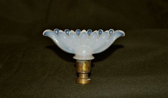 Aladdin Alacite Finial 1944 Called Peacock Urn or Flat Top