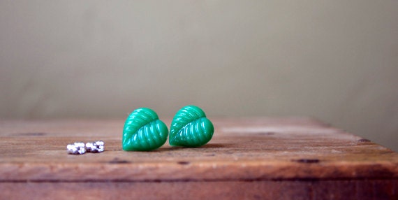 Green Leaf Earings by Cherryonion on Etsy