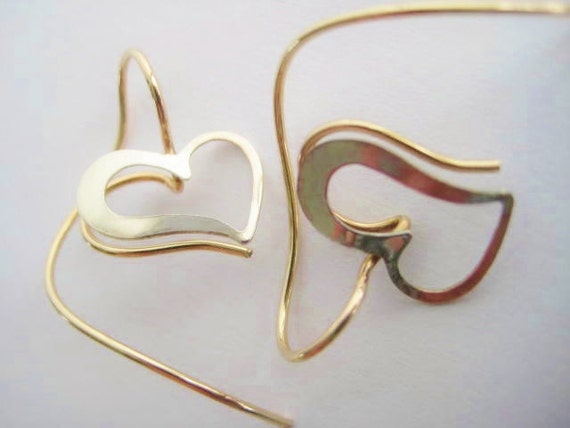 Vintage metal wire heart earrings