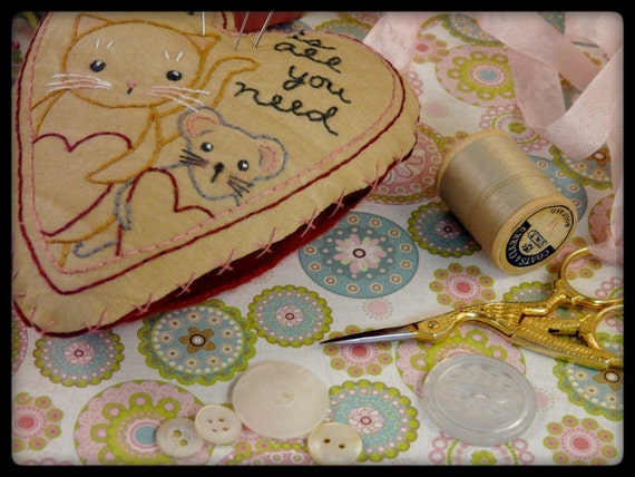 Love Cat Mouse pincushion scissor fob PDF Pattern - embroidery stitchery Chatelaine instant download ribbon primitive