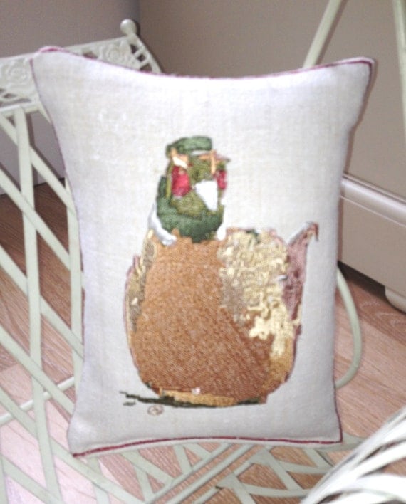 Vintage Linen,  Felix the Fox or Pierce the Pheasant, Embroidery Art Throw Cushion