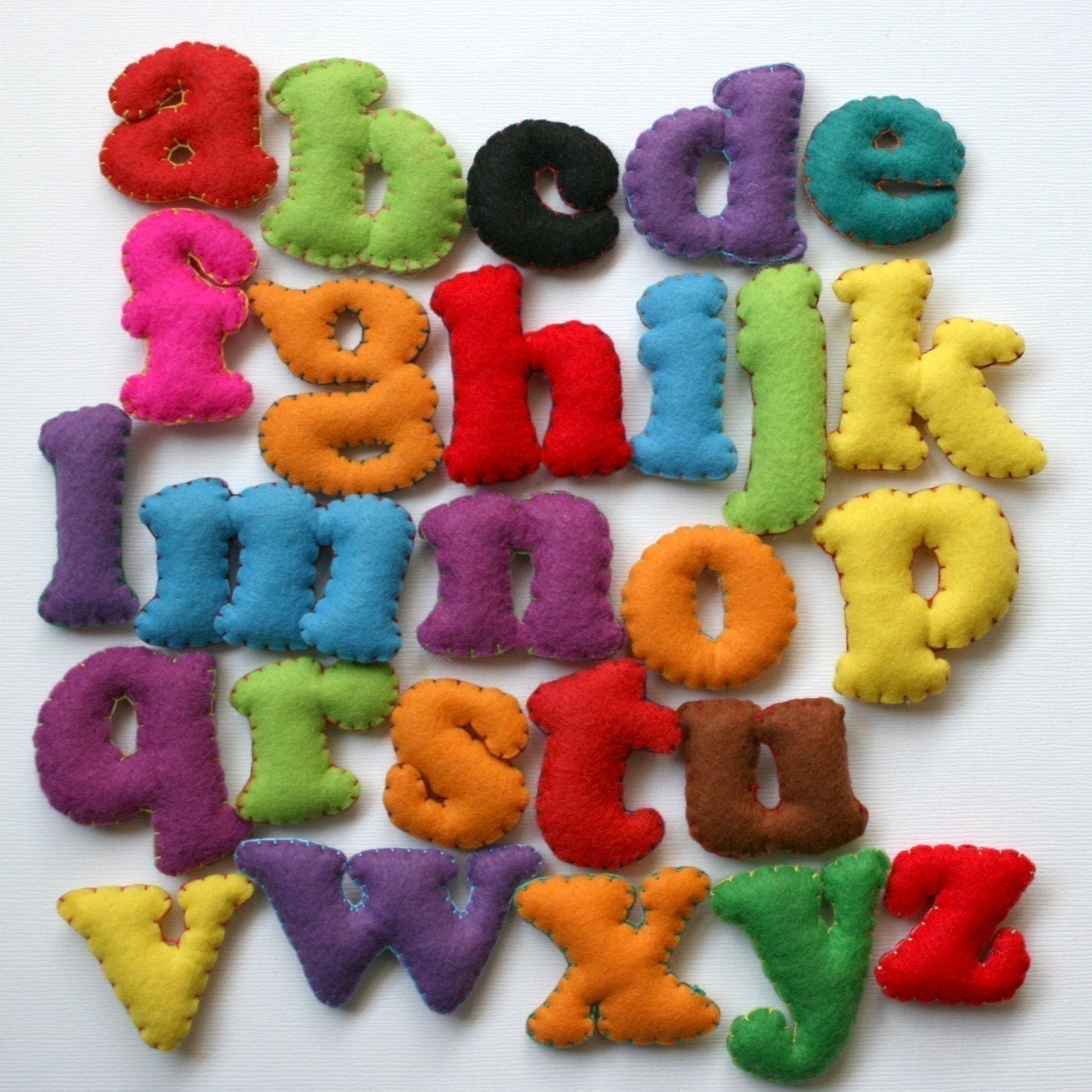 Плюшевые буквы. Буквы из фетра. Мягкие игрушки буквы. Буквы игрушки из фетра.