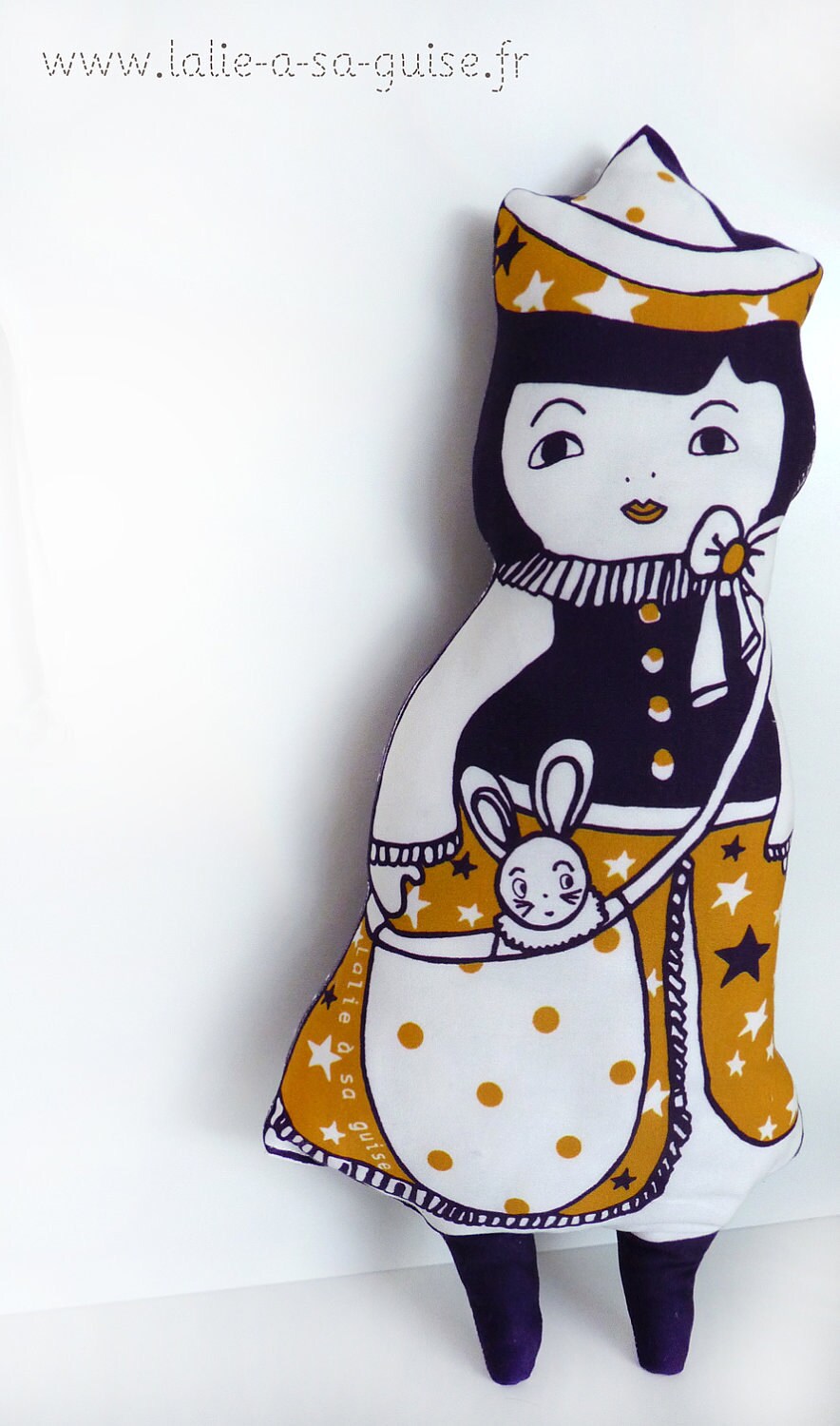 Art doll poupée éco conçue bleu nuit et jaune moutarde "douceur étoilée"