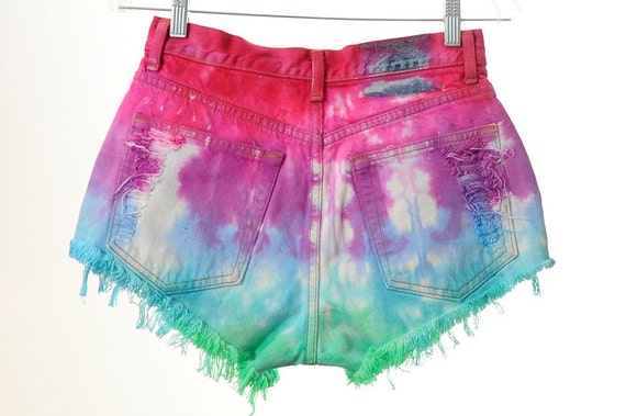How are these tie-dye effects achieved?