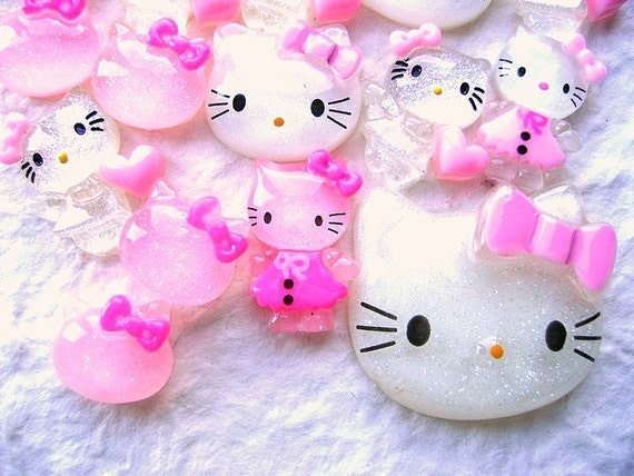 WHOLESALE Hello Kitty 15 Cabochons Charms Pack 4 von DecoSweets