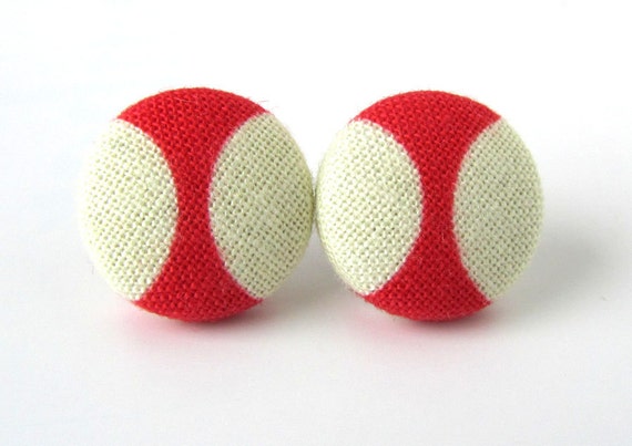 Button earrings studs crimson ivory red pink white von KooKooCraft