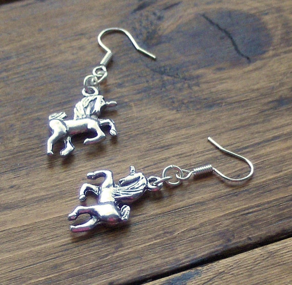 Unicorn Earrings von beadingshaz auf Etsy